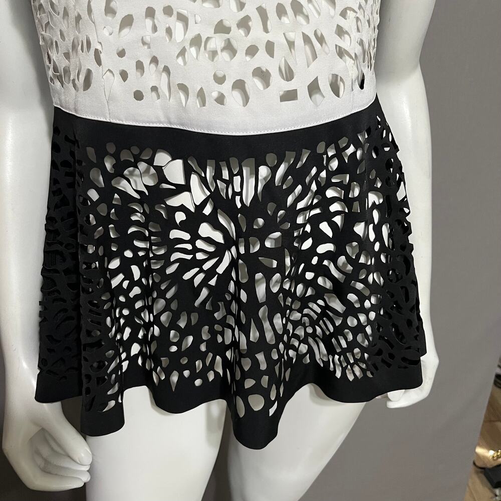 SOLD❌❌❌ Azalea Black White Colorblock Cutout Peplum Sleeveless Blouse Sz-Small - Picture 5 of 9